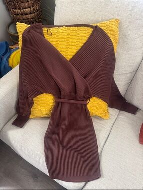 Love Tree Mauve Ribbed V-Neck Sweater